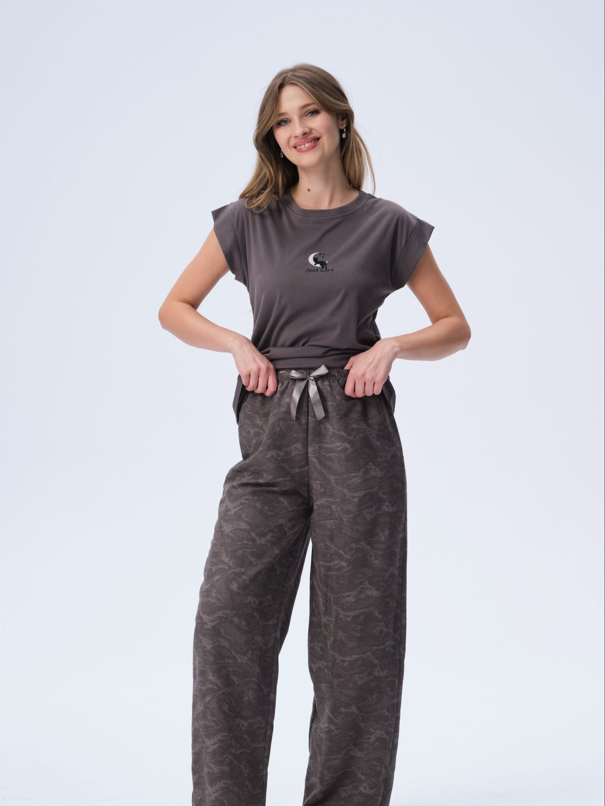 بيجامة نسائية - قطعتين (M-2XL)