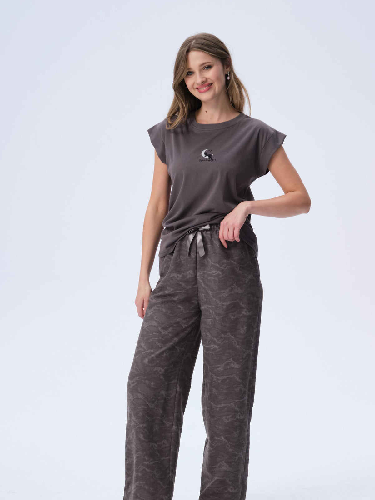 بيجامة نسائية - قطعتين (M-2XL)