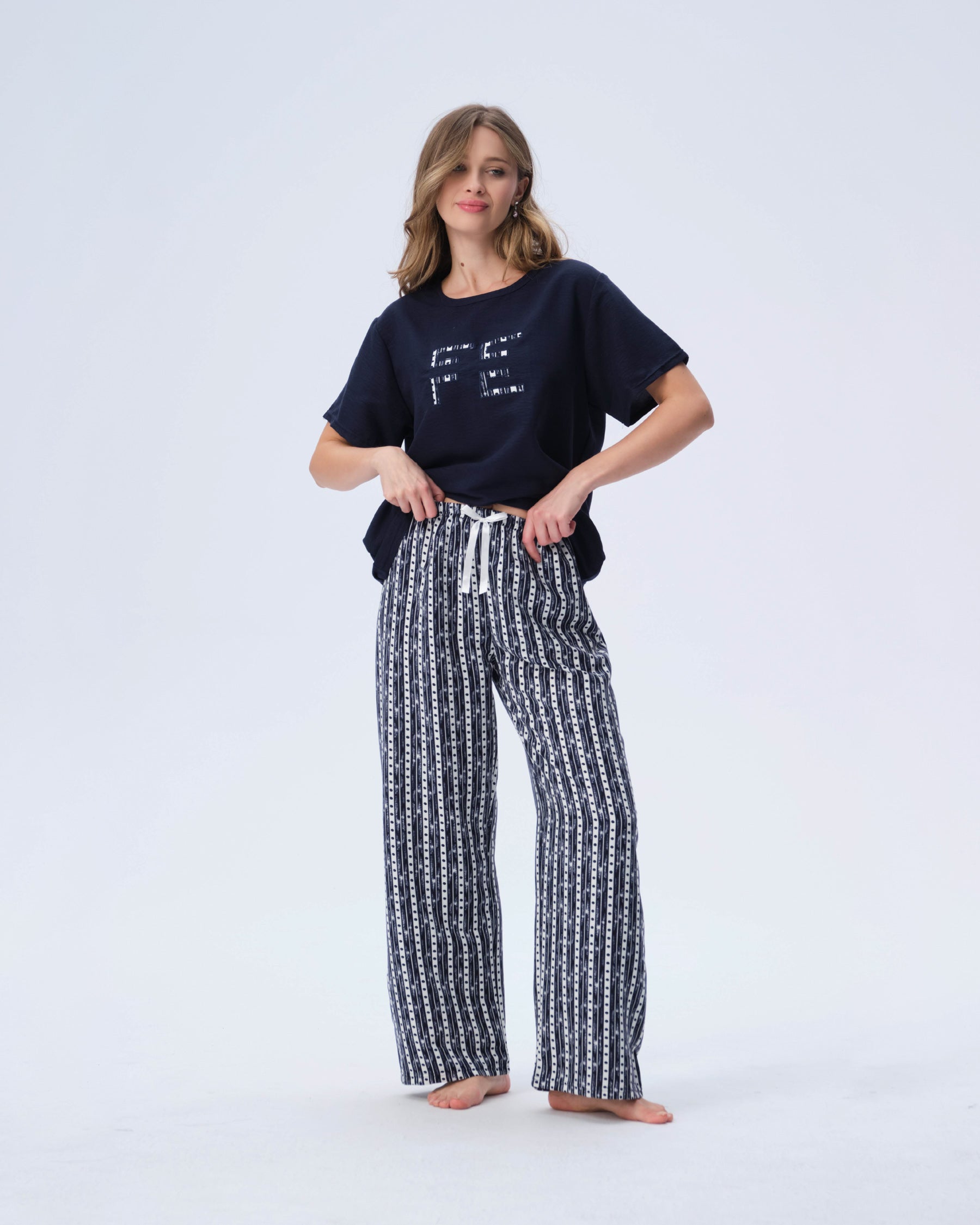 بيجامة نسائية - قطعتين (M-2XL)