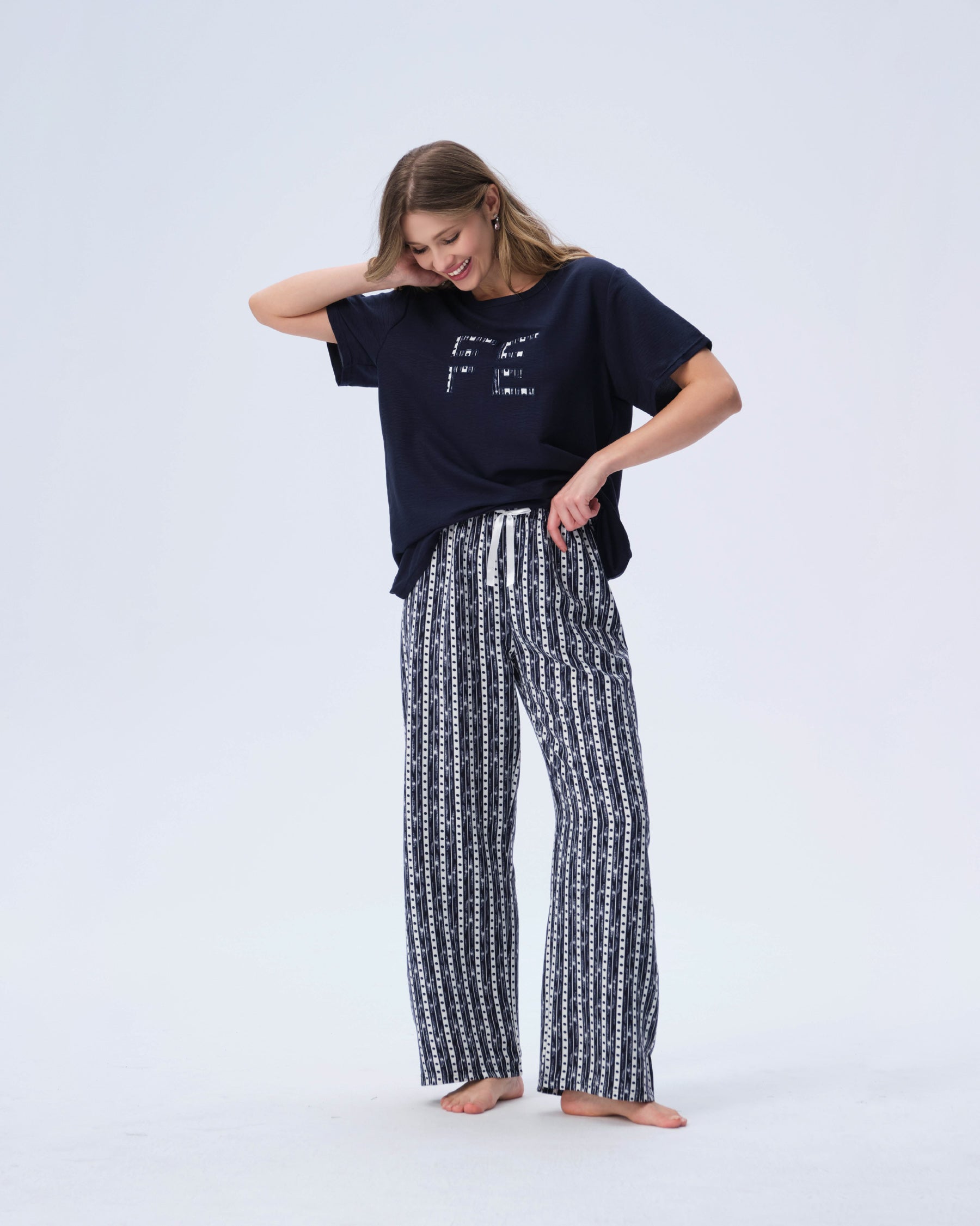 بيجامة نسائية - قطعتين (M-2XL)